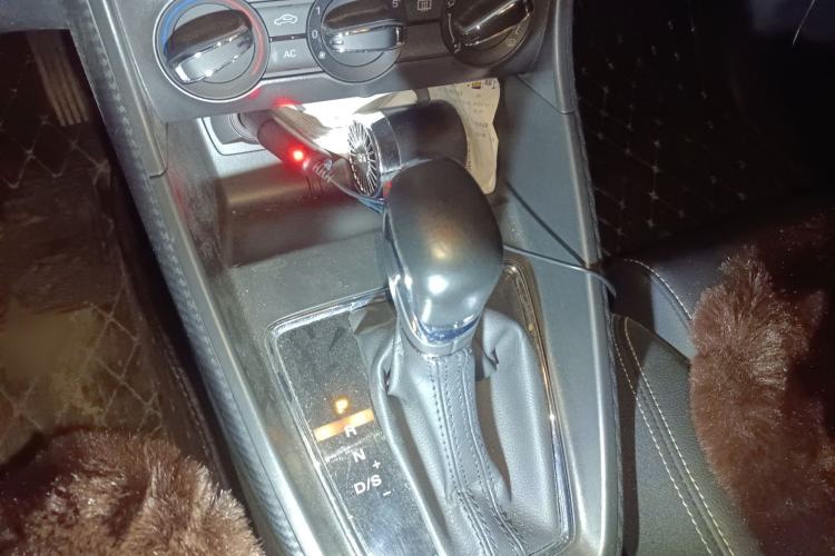 Used MG ZS 2019 1.5L Automatic Global Luxury Edition China VI Standard Gear Lever