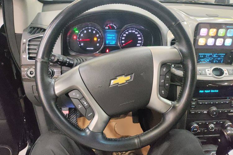 Used Chevrolet Captiva 2015 2.4L 4x4 Flagship Edition 7-Seater