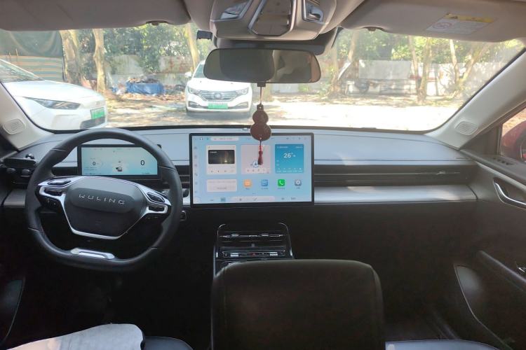 Used Wuling Xingguang 2024 Co-Creation Edition 510 Advanced Model Center Console