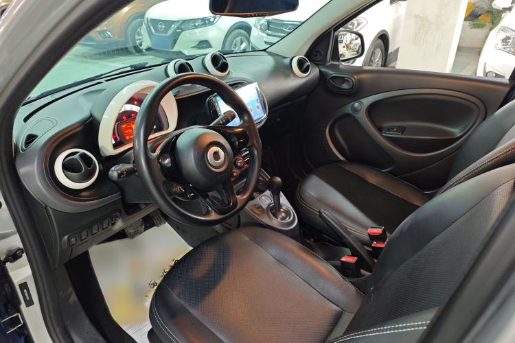 Used smart forfour 2016 1.0L 52 kW Dynamic Edition