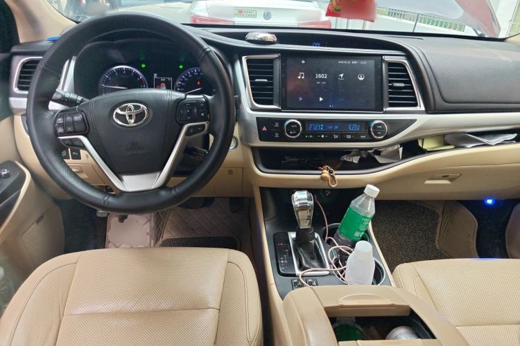 Used Toyota Highlander 2018 2.0T Four-Wheel Drive Prestige Version 7 Seats China V Emission Standard
