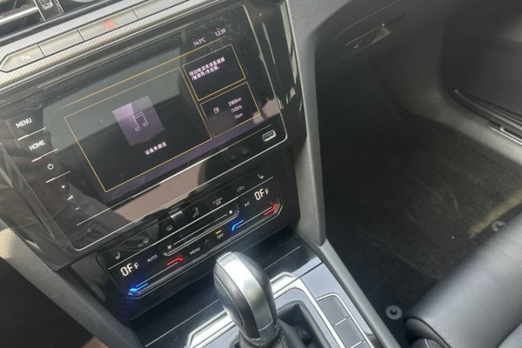 Used Volkswagen Magotan 2020 330TSI DSG Leading Model Interior 3