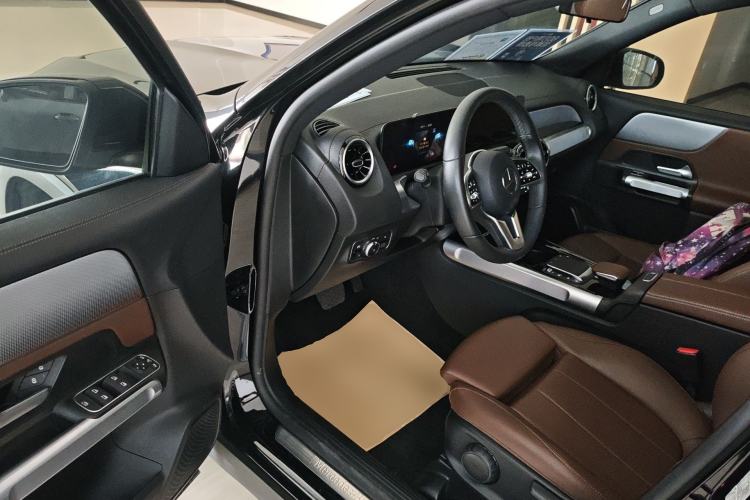 Used Mercedes-Benz GLB 2022 Second Facelift GLB 200 Fashion Edition Driver Seat