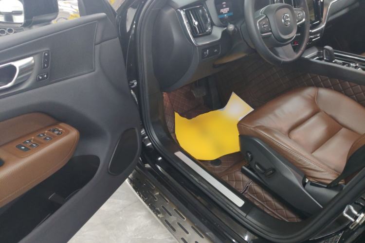 Used Volvo XC60 2022 B5 4x4 Zhiyi Luxury Edition