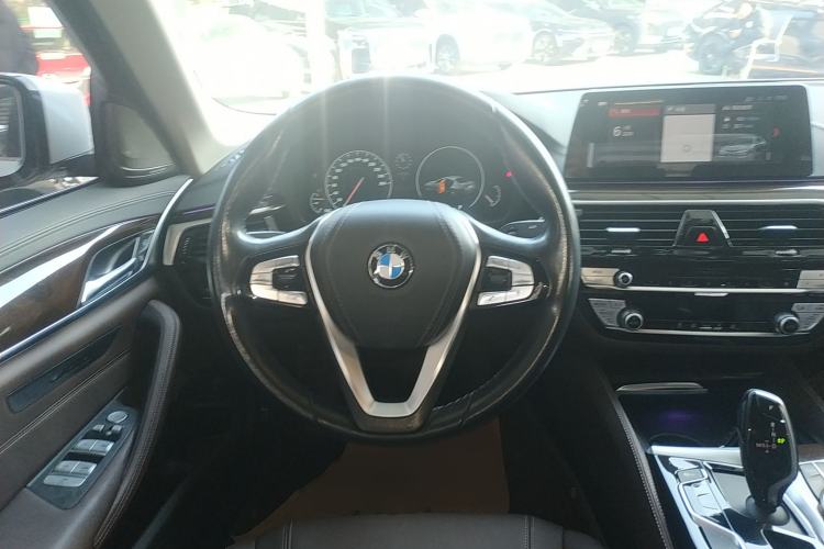Used BMW 5 Series 2019 Facelifted 525Li Luxury Package
