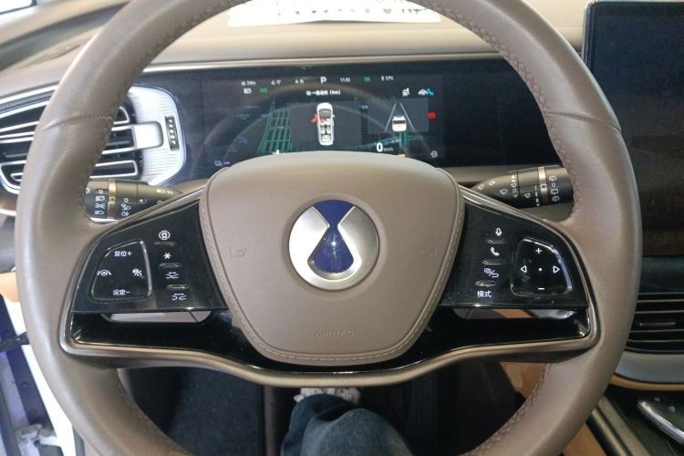 Used Denza D9 2022 DM-i 970 Four-Wheel Drive Flagship Model
