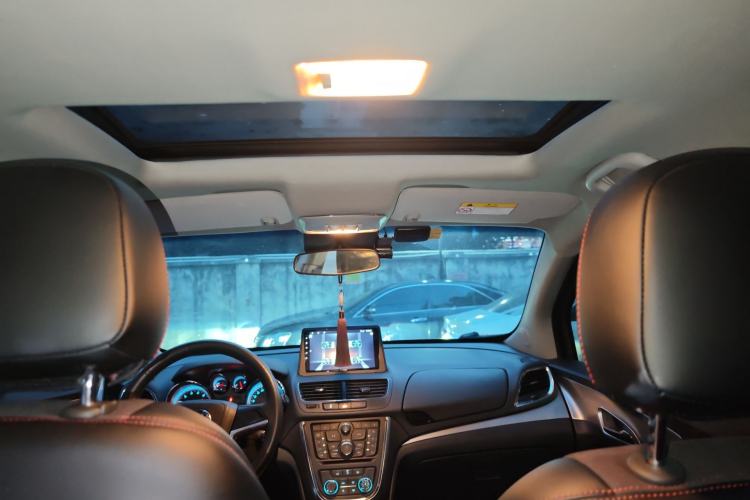 Used Buick Encore 2015 1.4T Automatic Two-Wheel Drive Urban Elite Version
