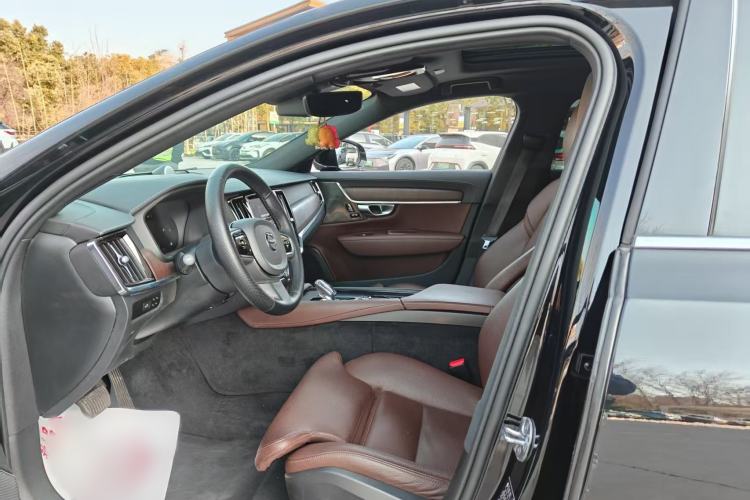Used Volvo S90 2023 B5 Zhiyuan Luxury Edition
