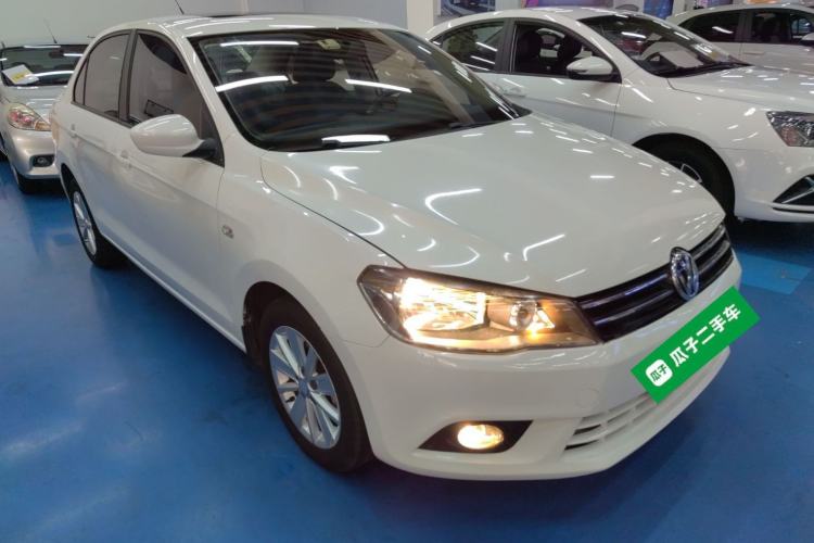 Used Volkswagen Jetta 2015 1.6L Automatic Comfort Model Front Right 45 Deg