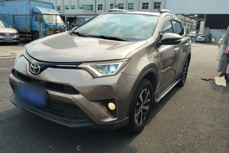 Used Toyota RAV4 2016 2.0L CVT Two-Wheel Drive Fashion Edition China V Standard