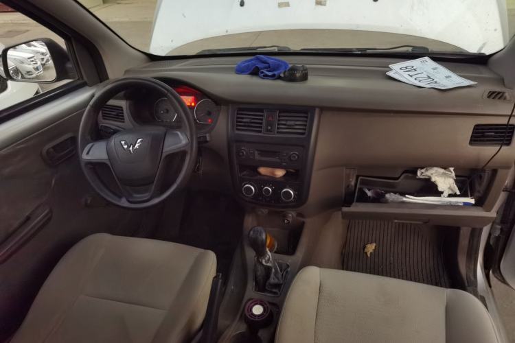 Used Wuling Rongguang V 2018 1.5L Practical Version
