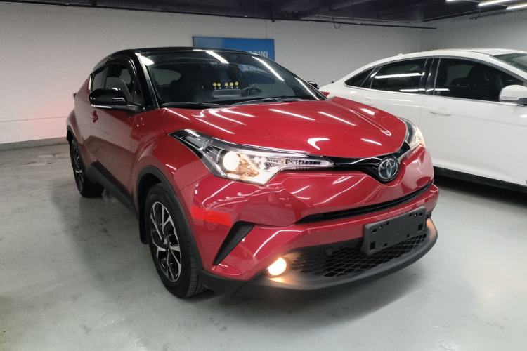 Used Toyota C-HR 2020 2.0L Leading Edition Front Right 45 Deg