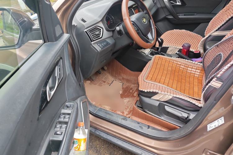 Used FAW Senya R7 2016 1.6L Manual Luxury Model Driver Seat