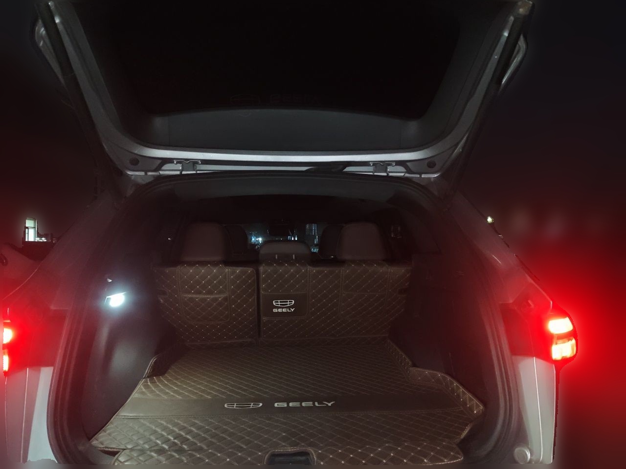 Geely Auto Monjaro L 2021 2.0TD DCT EVO Two-Wheel Drive Smart Luxury Version — снимка 19