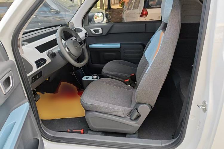 Used Geely Galaxy Panda 2024 Panda Mini 200km Endurance Bear Left Front Seat