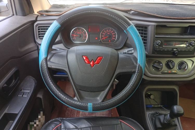 Used Wuling Hongguang V 2022 1.5L Jingqu Edition Electric-Assist LAR