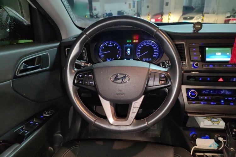 Used Hyundai Mistra 2014 1.8L Automatic Deluxe DLX Model Interior 2