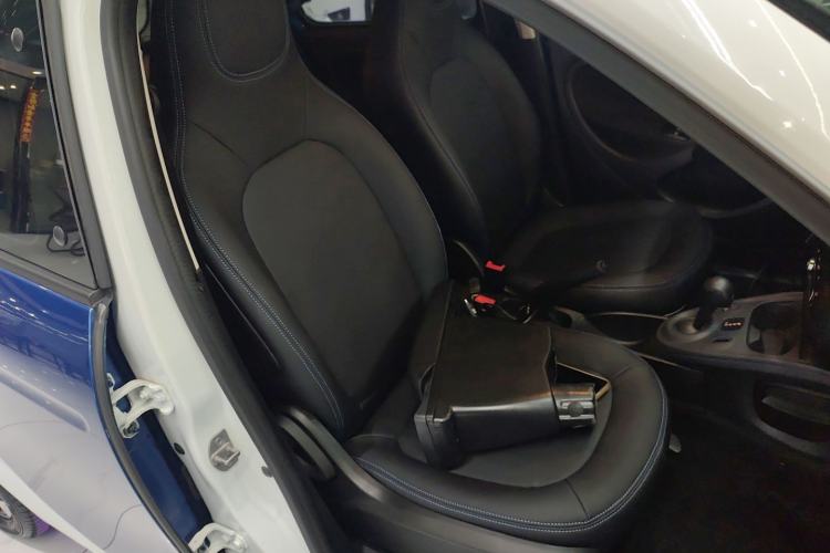 Used smart forfour 2018 1.0L 52kW Passion Edition Right Front Seat