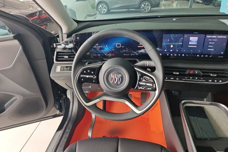 Used Buick LaCrosse 2025 28T Platinum Edition
