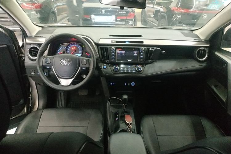 Used Toyota RAV4 2016 2.0L CVT Two-Wheel Drive Fashion Edition China V Standard