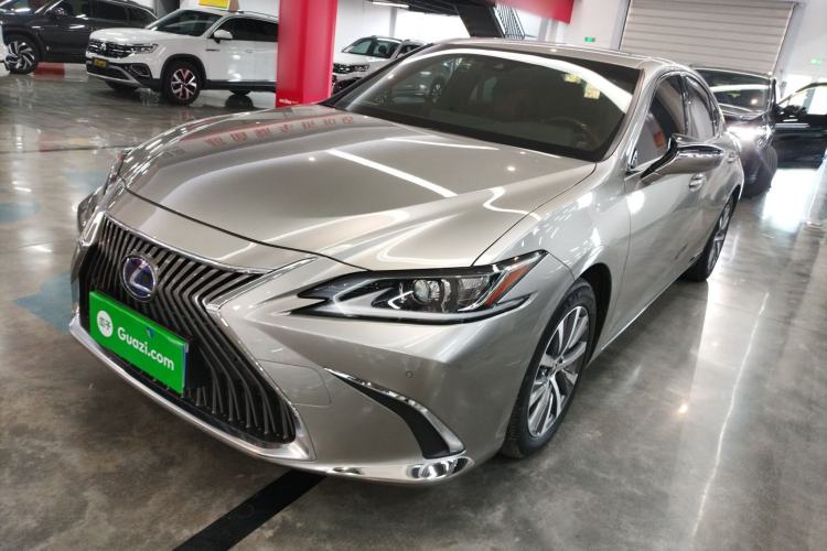 Used Lexus ES 2020 300h Premier Edition
