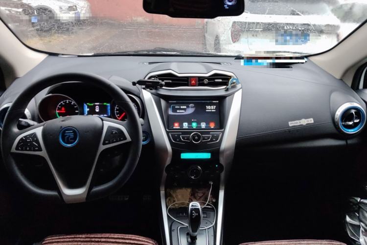 Used BYD Yuan New Energy 2018 EV360 Smart Connect Cool Edition Center Console