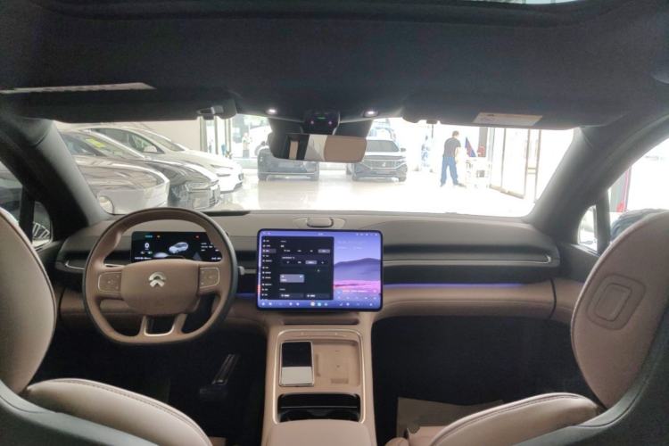 Used Nio ES6 2025 75 kWh Center Console