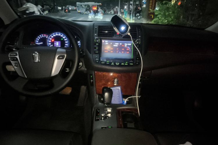 Used Toyota Crown 2012 2.5L Royal Leather Edition Center Console