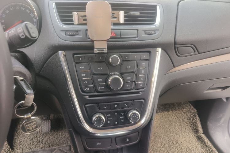 Used Buick Encore 2015 1.4T Automatic Two-Wheel Drive Urban Leading Model Audio And AC Panel