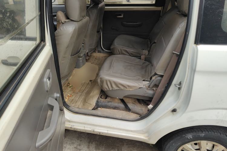 Used BAIC Weiwang M20 2015 1.2L economy version A122 Left Rear Seat