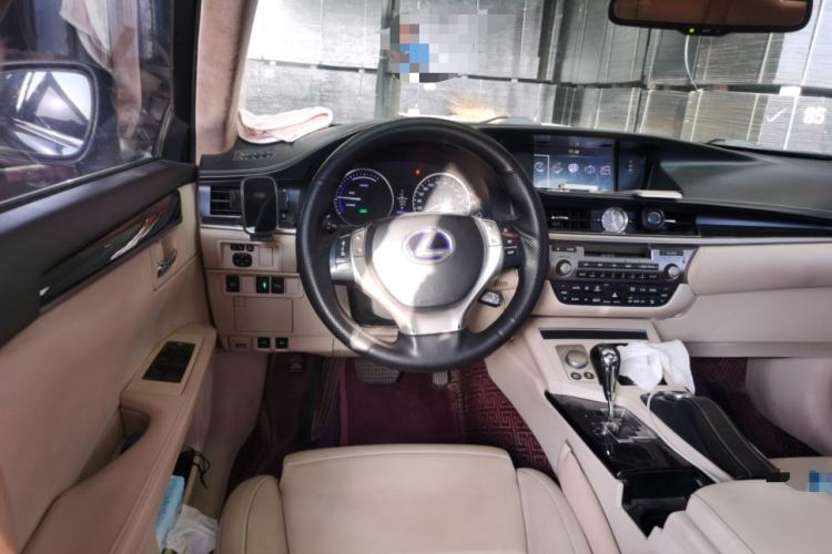 Used Lexus ES 2013 300h Elite Edition