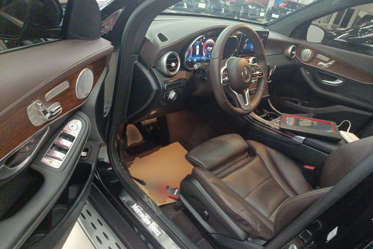 Used Mercedes-Benz GLC 2020 Facelift GLC 300 L 4MATIC Dynamic Edition
