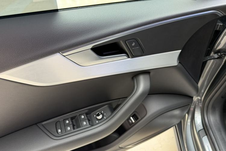 Used Audi A4L 2023 40 TFSI Fashion Dynamic Model Interior 12