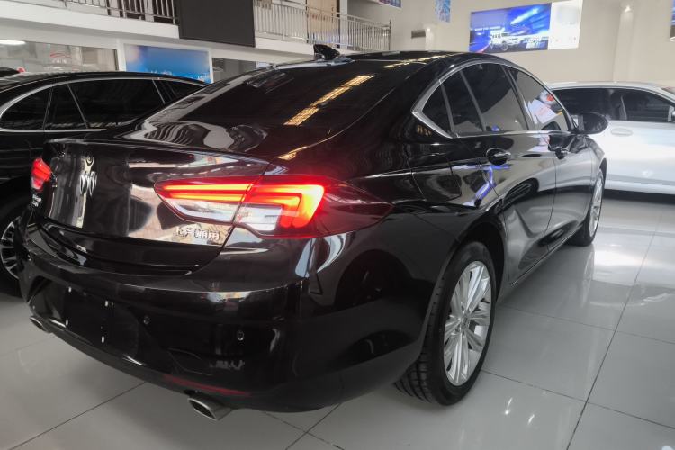 Used Buick Regal 2024 28T Luxury Edition Rear Right 45 Deg