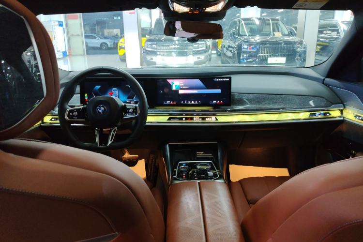 Used BMW i7 2023 eDrive50L Prestige M Sport Package Center Console