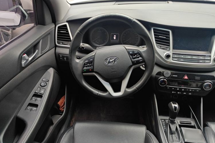 Used Hyundai Tucson 2018 1.6T Dual-Clutch Two-Wheel Drive 15th Anniversary Special Edition
