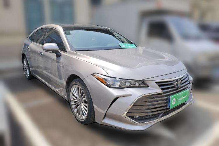 Used Toyota Avalon 2019 Dual-Engine 2.5L XLE Prestige Version China VI Standard Front Right 45 Deg