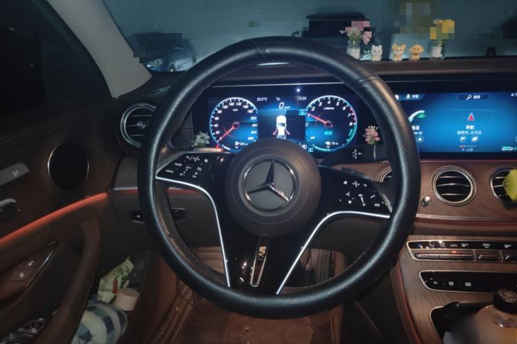 Used Mercedes-Benz E-Class New Energy 2022 Second Facelift E 350 e L Plug-in Hybrid Sedan Steering Wheel