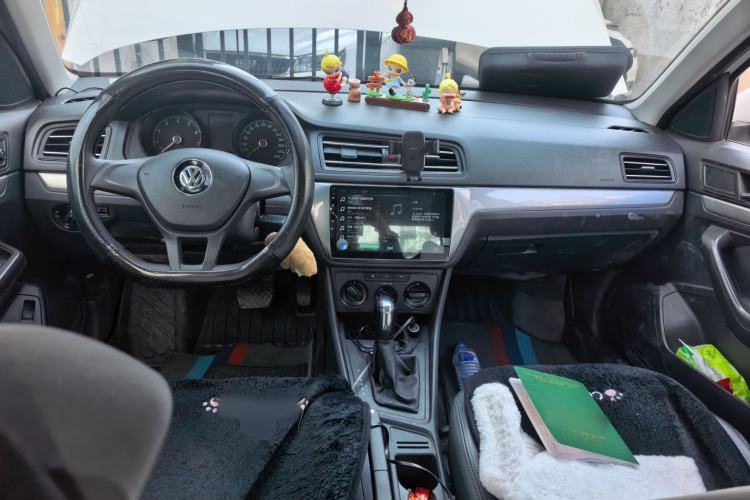 Used Volkswagen Lavida 2019 Lavida Start 1.5L Automatic Trendy Version China VI Standard Center Console