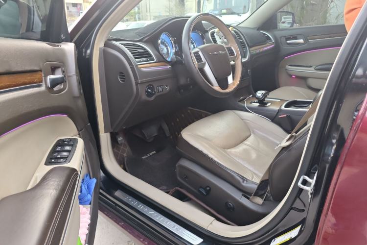 Used Chrysler 300C 2012 3.6L Luxury Edition