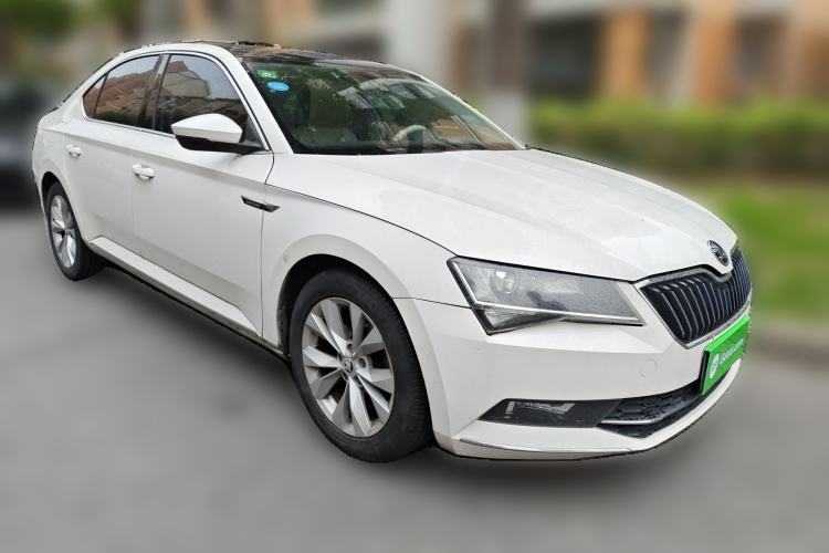 Used Skoda Superb 2016 TSI280 DSG Innovation Edition Front Right 45 Deg