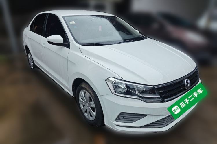 Used Volkswagen Jetta 2017 1.5L Manual Fashion Edition Front Right 45 Deg