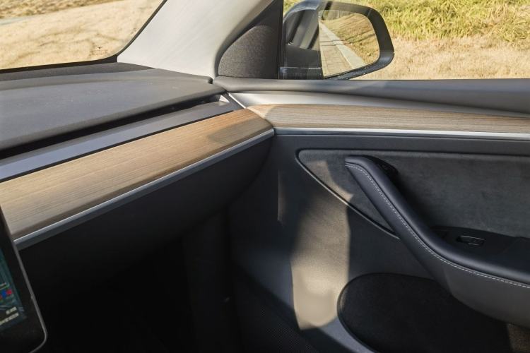 Used Tesla Model Y 2021 Standard Range Rear-Wheel Drive Version
