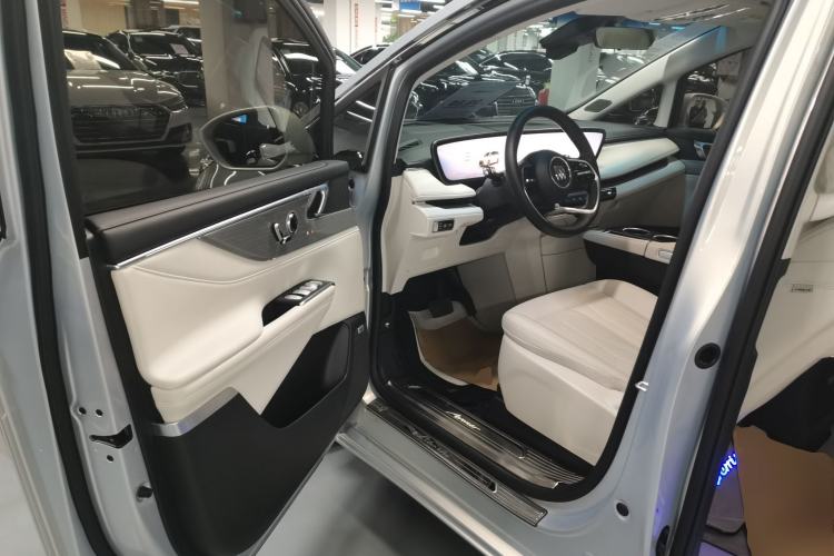 Used Buick GL8 New Energy 2024 Lu Zun Deluxe Edition 7-Seater Driver Seat