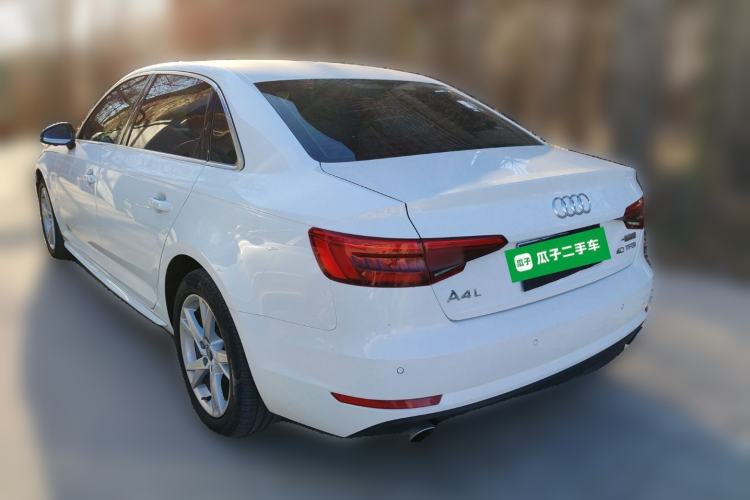 Used Audi A4L 2017 40 TFSI Ambition Edition
