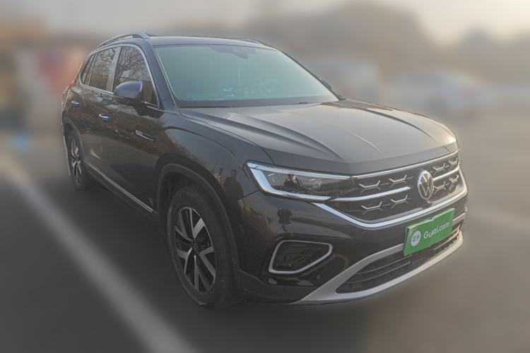 Used Volkswagen Tayron 2024 330TSI Two-Wheel Drive Luxury Plus Advanced Version Front Right 45 Deg