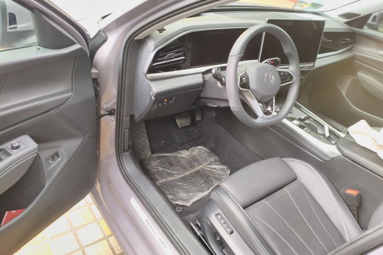 Used Volkswagen Passat 2025 Pro 380TSI Dragon Supreme Edition Driver Seat