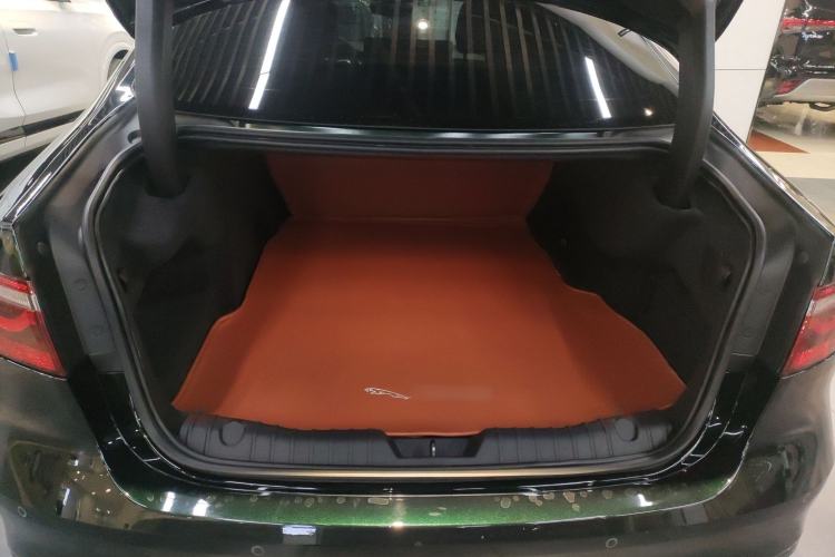 Used Jaguar XFL 2024 2.0T P250 Two-Wheel Drive Prestige Luxury Edition
