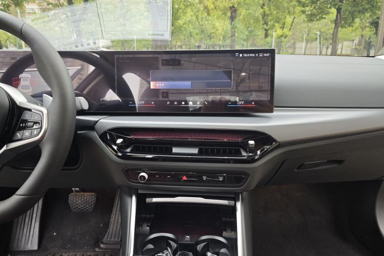 Used BMW 3 Series 2025 325i M Sport Package Audio And AC Panel