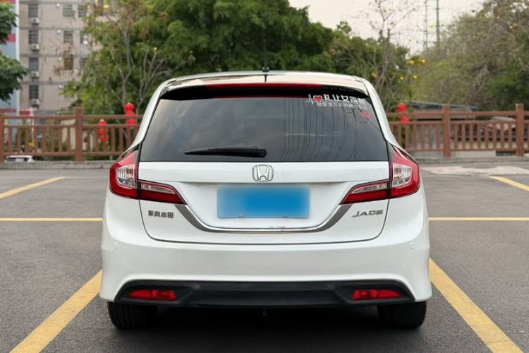 Used Honda Jade 2013 1.8L automatic Comfort version 5 seats Exterior 7